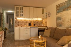 Melos Place - Cozy apartment with a sunny terrace.