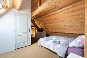 Gîte Atypique 2 à 8 PERSONNES avec piscine jacuzzi proche châteaux de la Loire