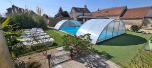 Maisons d'hotes Gite 2 a 8 PERSONNES avec piscine jacuzzi proche chateaux de la Loire : photos des chambres