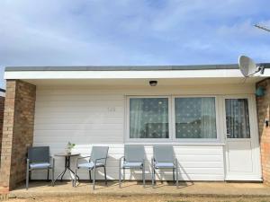 126 Hemsby Holiday Chalet, Convenient for sandy beach