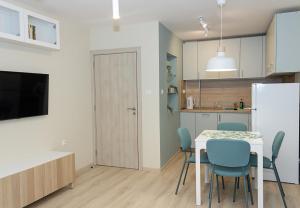 The Blue Apartment - 1BD with a Cozy Balcony by Flat Mаnager