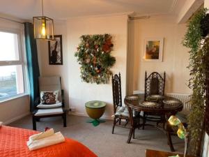 "The Caribbean" Seafront Apartment