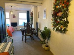 "The Caribbean" Seafront Apartment