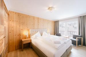 Superior Double Room with Mountain View room in Hotel Steiner Superior