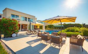 Lusso Mare Istria Luxury Beach villa - 5hvězdičkové hotely ve městě Savudrija