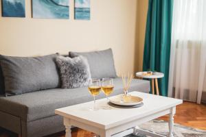 Central and Modern Apartment with Free Parking