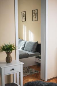 Central and Modern Apartment with Free Parking