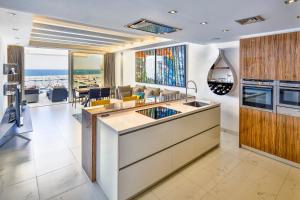 306 -Luxury Selection- Puerto Banus Marbella Front Line Penthouse