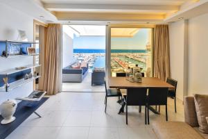 306 -Luxury Selection- Puerto Banus Marbella Front Line Penthouse