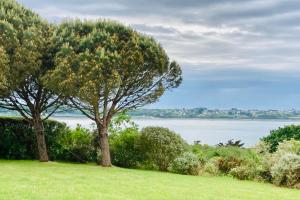 Maisons de vacances Kermartin - Maison de famille avec vue sur la baie de Morlaix : photos des chambres