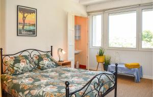 Maisons de vacances 5 Bedroom Cozy Home In Lezardrieux : photos des chambres