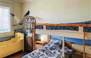 Maisons de vacances 5 Bedroom Cozy Home In Lezardrieux : photos des chambres