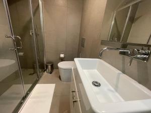 CC Downtown Palace - J