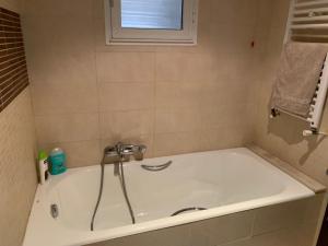 The Perfect Flat, Lac 2, Tunis