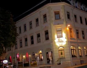 Traditionsgasthaus Goldener Löwe Riesa Restaurant & Pension - 格勒迪茨