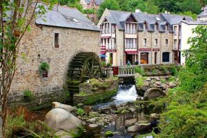 Maisons de vacances Grande Maison dans le Bourg de Nevez + jardin : photos des chambres