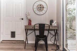 Charming Cottage With Pool Table 15 Min From WEC