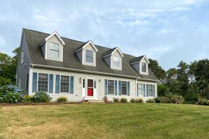 1 Mi to Beach Home with Fire Pit and BBQ in Cape Cod!