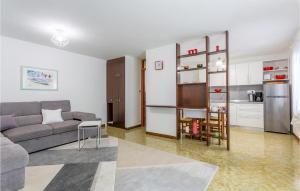 2 Bedroom Lovely Apartment In Omisalj 