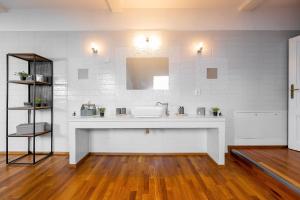 Vintage Industrial City Apartments