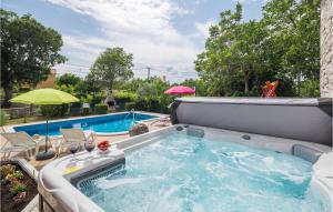 Amazing Home In Erzisce With Jacuzzi