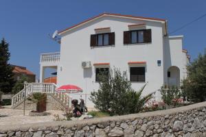 Apartments with a parking space Novalja, Pag - 6524 