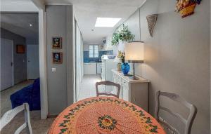 Maisons de vacances Beautiful home in Salernes with 2 Bedrooms : photos des chambres