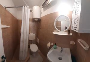 Holiday apartments Palit, Rab - 20000