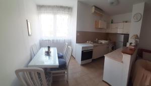 Holiday apartments Palit, Rab - 20000