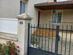 Charmante maison rénovée avec jardin, proche de Verdun, idéale pour familles, draps et chauffage inclus - FR-1-585-50