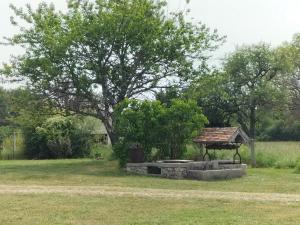 Maison en Berry avec Garage et Tout Inclus - FR-1-591-366