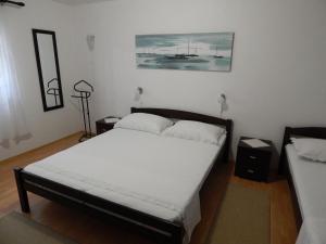 Apartments by the sea Okrug Donji, Ciovo - 17078