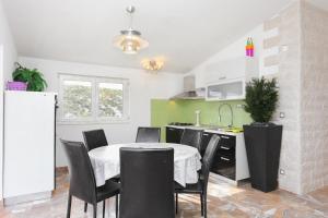 Apartments by the sea Cove Ljubljeva, Trogir - 17122