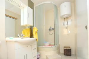 Apartments with WiFi Split - 17172