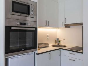 Studio cabine 6 pers, pistes à proximité, balcon, cave à skis, cuisine équipée - FR-1-400-110