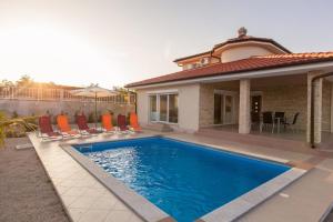 Family friendly house with a swimming pool Vrh, Krk - 17081