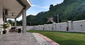 LOW SEASON PROMOTION! Mountainview Corner Lot 10 pax