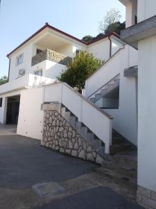 Apartments with a parking space Lopar, Rab - 17103 