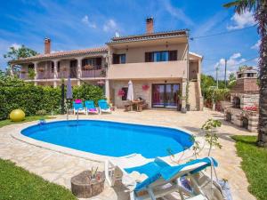 Family friendly house with a swimming pool Radetici, Central Istria - Sredisnja Istra - 17183 