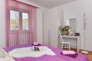 Family-friendly apartments with swimming pool Sveti Filip i Jakov, Biograd - 17192