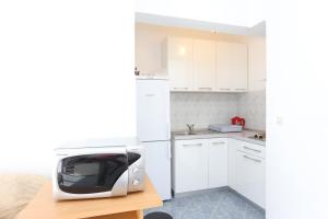 Apartments by the sea Okrug Donji, Ciovo - 17232