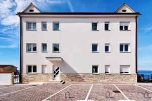 Family friendly apartments with a swimming pool Primosten - 17252