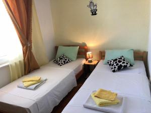 Apartments with parking space Rastici, Ciovo - 17276