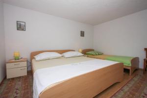 Apartments by the sea Arbanija, Ciovo - 17280