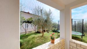 Apartments with a parking space Vilanija, Umag - 17240 