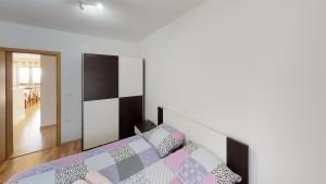Apartments with parking space Vilanija, Umag - 17240