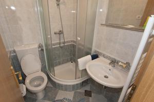 Apartments by the sea Igrane Makarska 17292