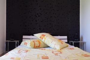 Apartments with parking space Maslinica, Solta - 17314