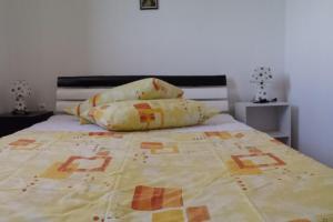 Apartments with parking space Maslinica, Solta - 17314