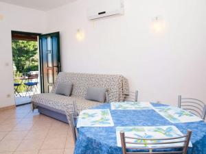 Apartments by the sea Postira, Brac - 17323